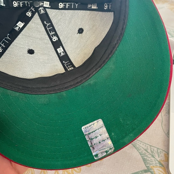 New Era Chicago Blackhawks SnapBack. - Picture 6 of 6